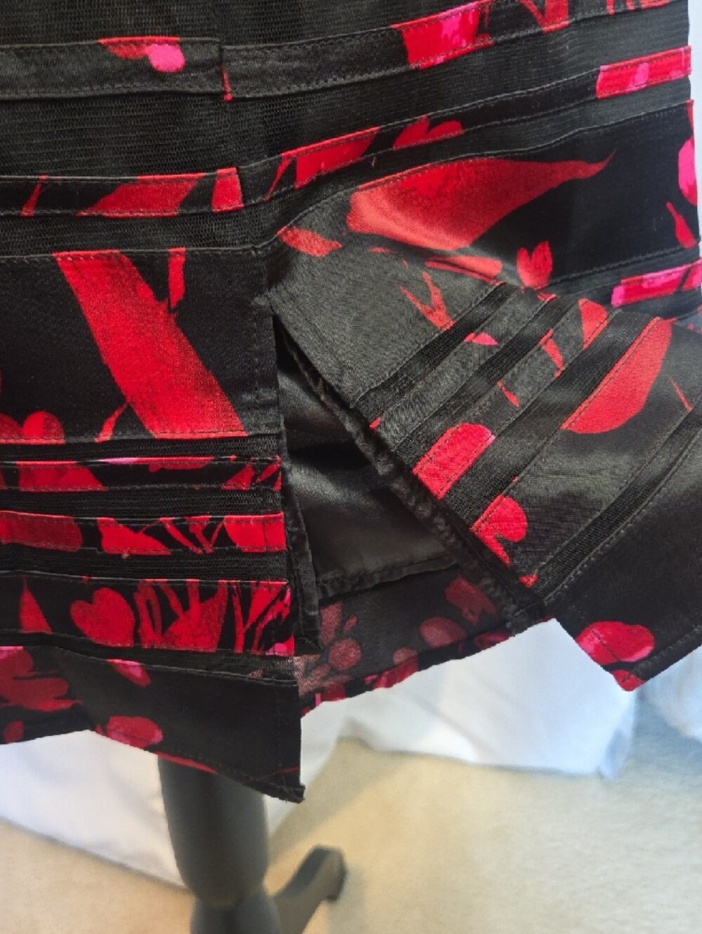 Black Satin And Mesh Banded Pencil Skirt with Red Floral Print, SIZE 4 - Picture 3 of 8